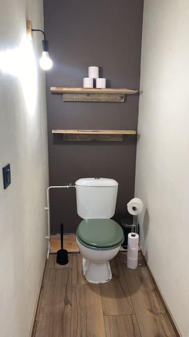 Maison En Bois A Entrechaux Eksteriør billede