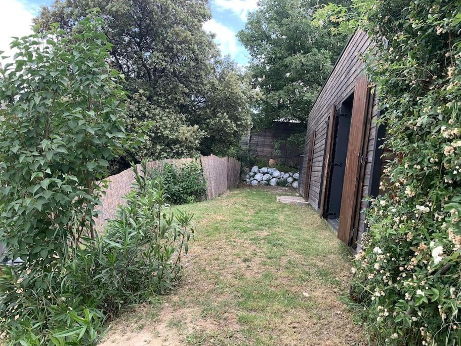 Maison En Bois A Entrechaux Eksteriør billede